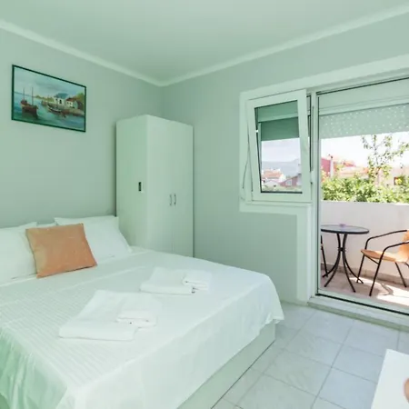 Apartments Dovana Kastela Exterior photo